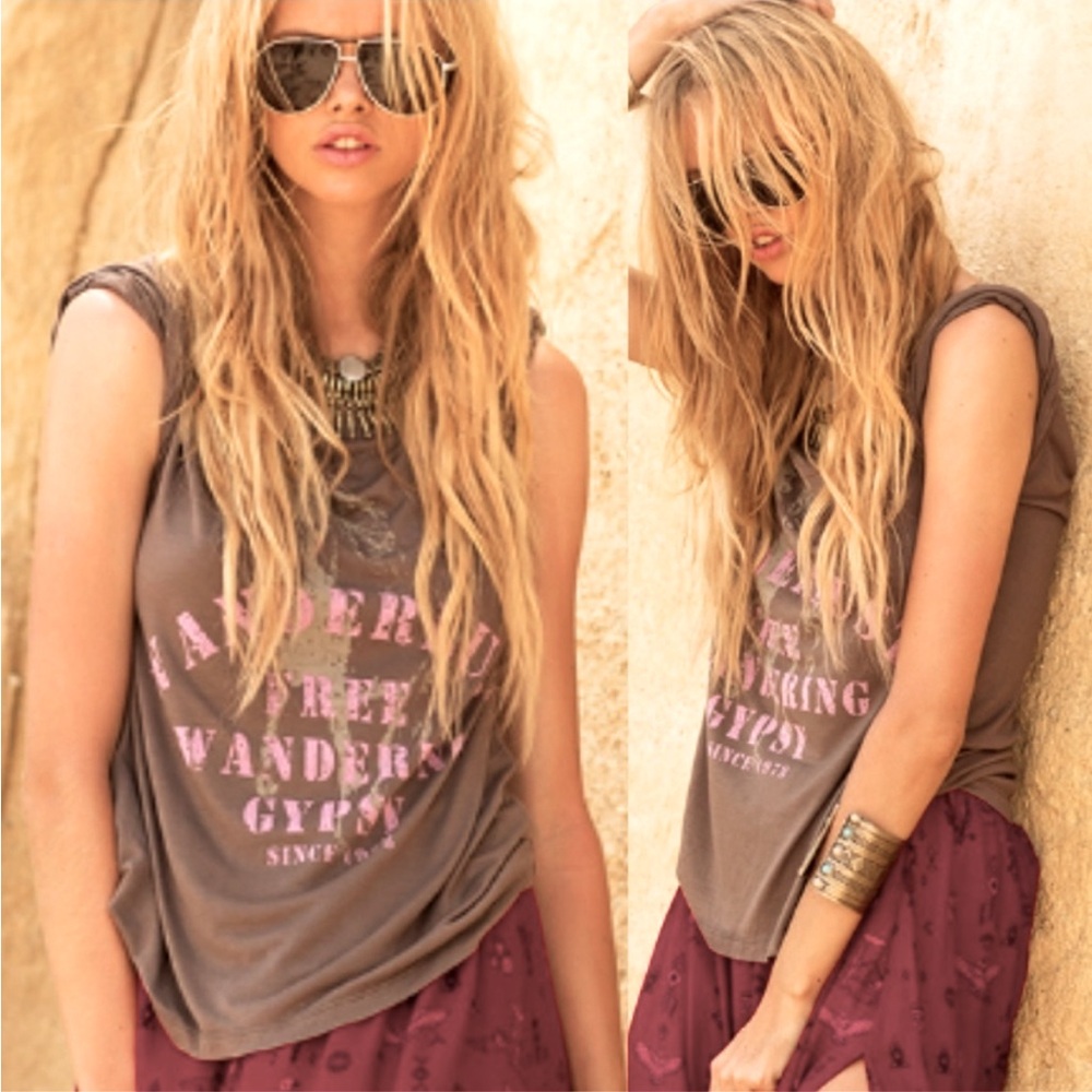 Spell Wanderlust Tee - M EUC